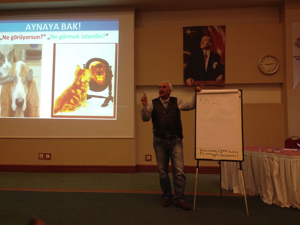 Dr. Mahmut Naci Çuhacı Yönetim Danışmanı, Eğitmen, Yönetici Koçu